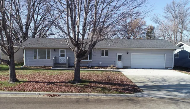 $239,900 | 314 10th Avenue Southeast, Elbow Lake, MN 56531