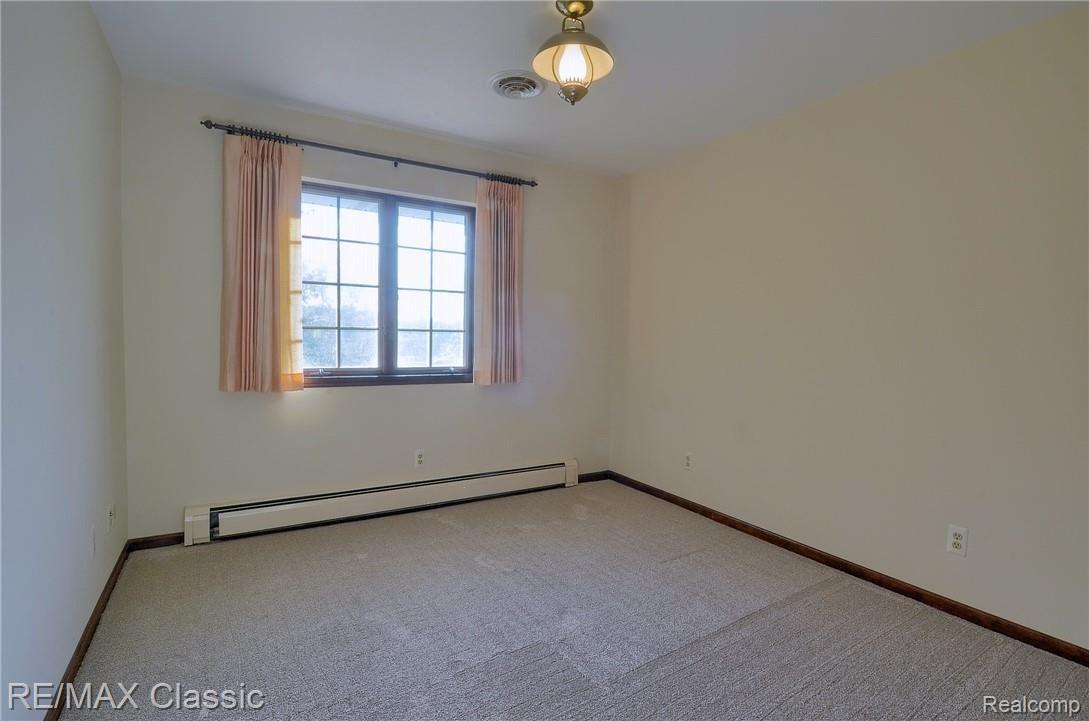8661 Antcliff Road Howell, MI 48855 - Photo 10 of 38 3rd_Bedroom.jpg