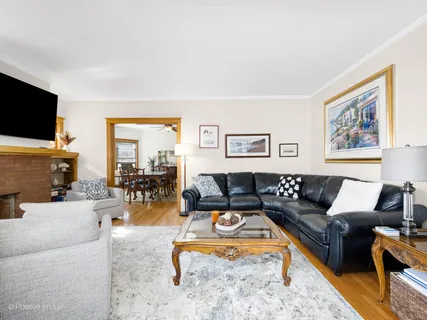 $889,000 | 422 South Madison Avenue, La Grange, IL 60525