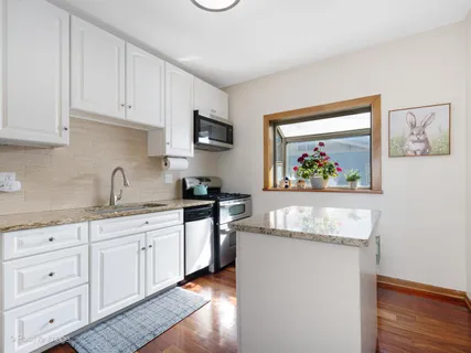 $889,000 | 422 South Madison Avenue, La Grange, IL 60525