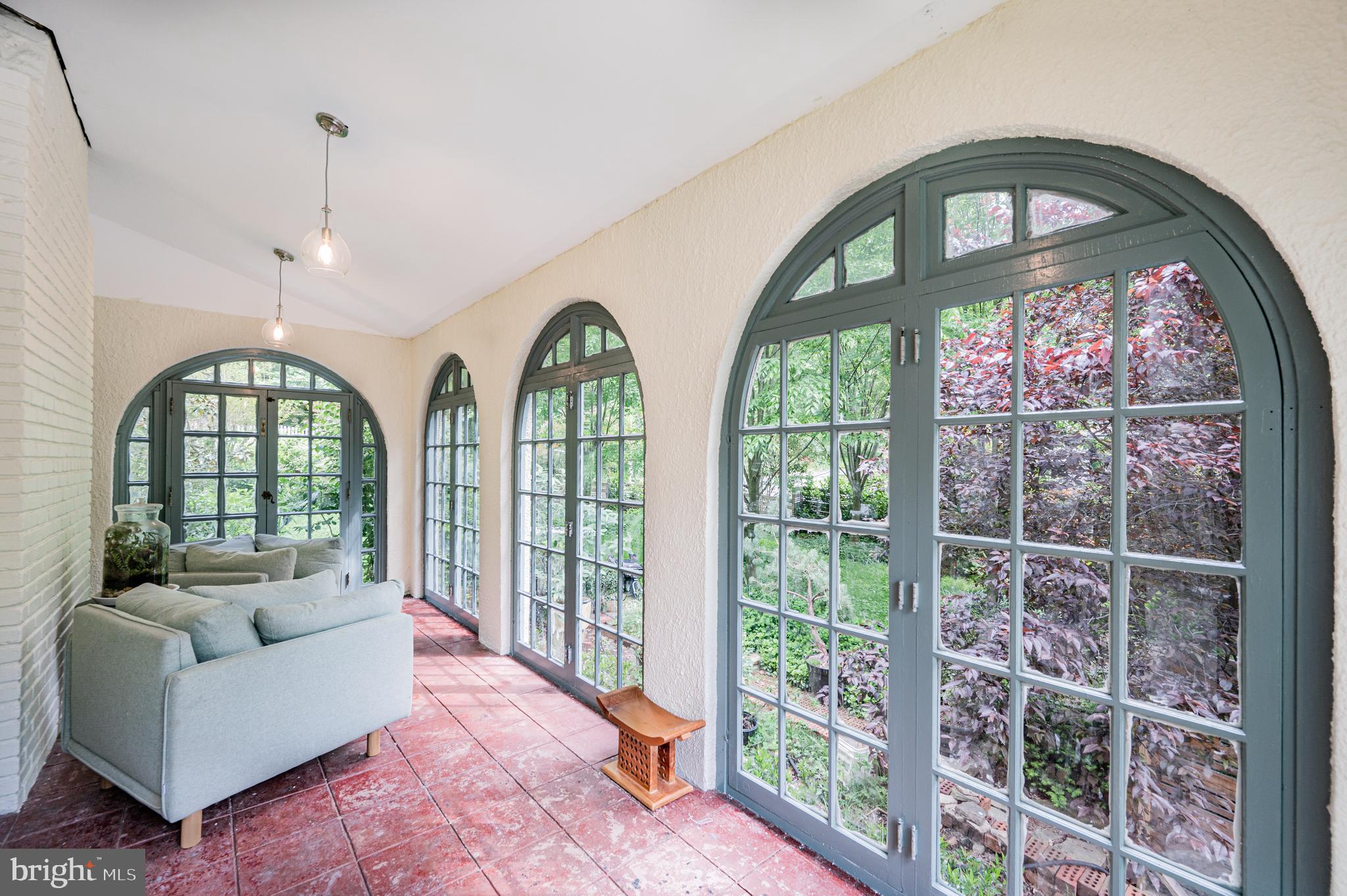 2244 Crest Road Baltimore, MD 21209 - Photo 3 of 88