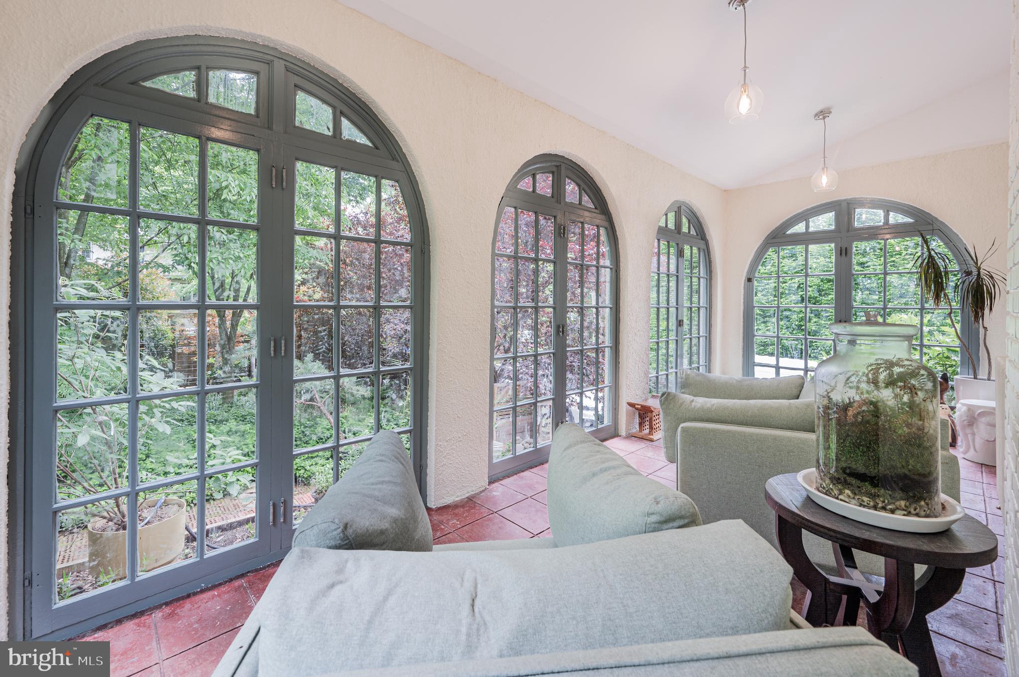 2244 Crest Road Baltimore, MD 21209 - Photo 4 of 88