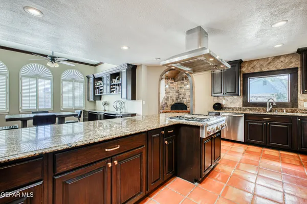 $950,000 | Undisclosed Address, El Paso, TX 79922