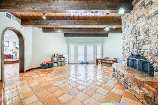 $950,000 | Undisclosed Address, El Paso, TX 79922