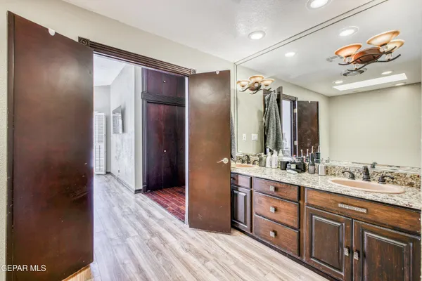 $950,000 | Undisclosed Address, El Paso, TX 79922