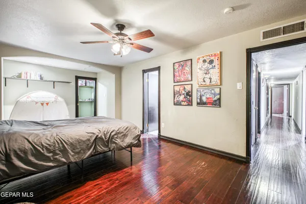 $950,000 | Undisclosed Address, El Paso, TX 79922