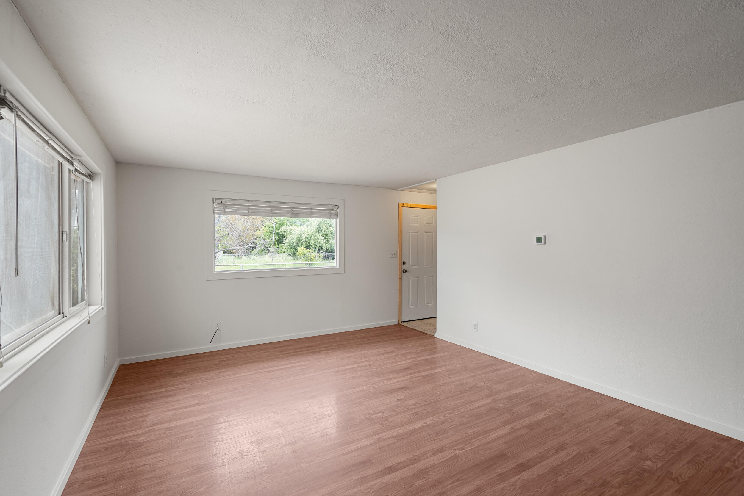1281 Thomas Road Medford, OR 97501 - Photo 4 of 19 _1281 Thomas Rd_ Medford_ OR 97501-13