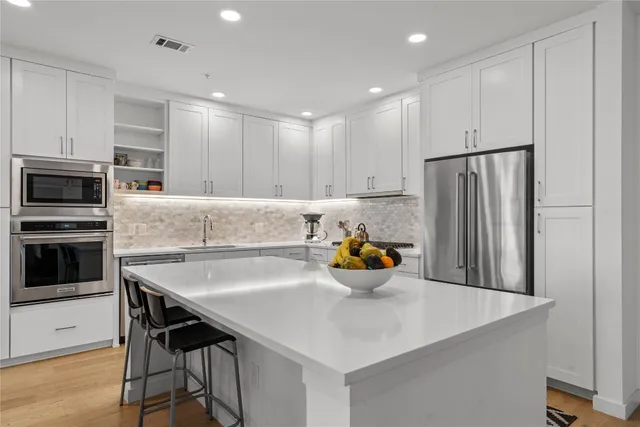 $4,300 | 900 South 1st Street, Unit 213, Austin, TX 78704