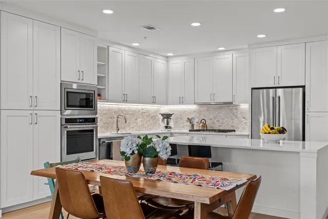 $4,300 | 900 South 1st Street, Unit 213, Austin, TX 78704