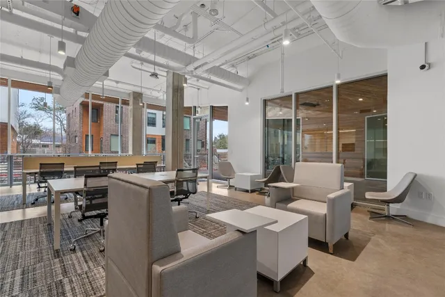 $4,300 | 900 South 1st Street, Unit 213, Austin, TX 78704