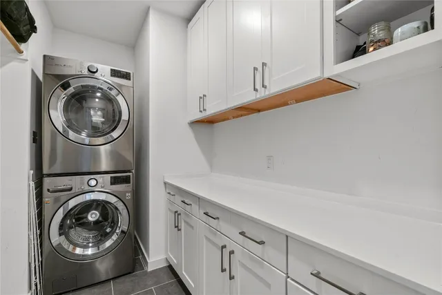 $4,300 | 900 South 1st Street, Unit 213, Austin, TX 78704