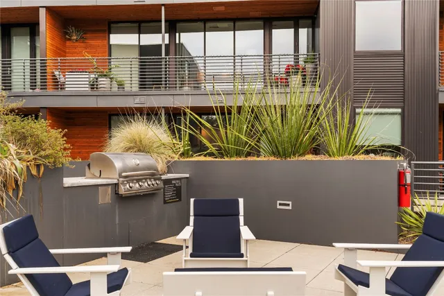 $4,300 | 900 South 1st Street, Unit 213, Austin, TX 78704