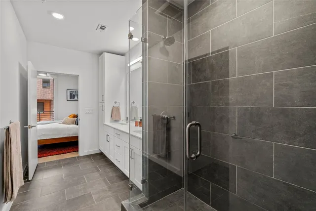 $4,300 | 900 South 1st Street, Unit 213, Austin, TX 78704