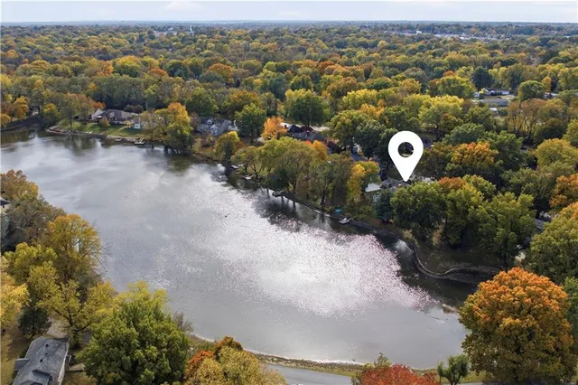 $489,950 | 6817 Lakeshore Drive, Raytown, MO 64133