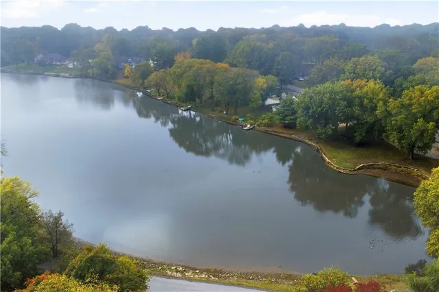 $489,950 | 6817 Lakeshore Drive, Raytown, MO 64133