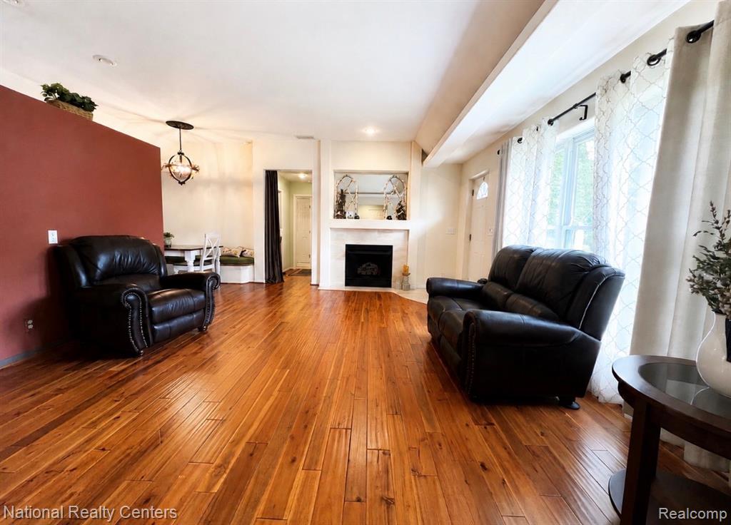 3137 Dean Road Lambertville, MI 48144 - Photo 4 of 24