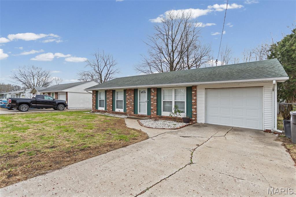 113 George Street Brighton, IL 62012 - Photo 3 of 33