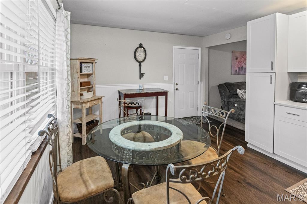 113 George Street Brighton, IL 62012 - Photo 9 of 33