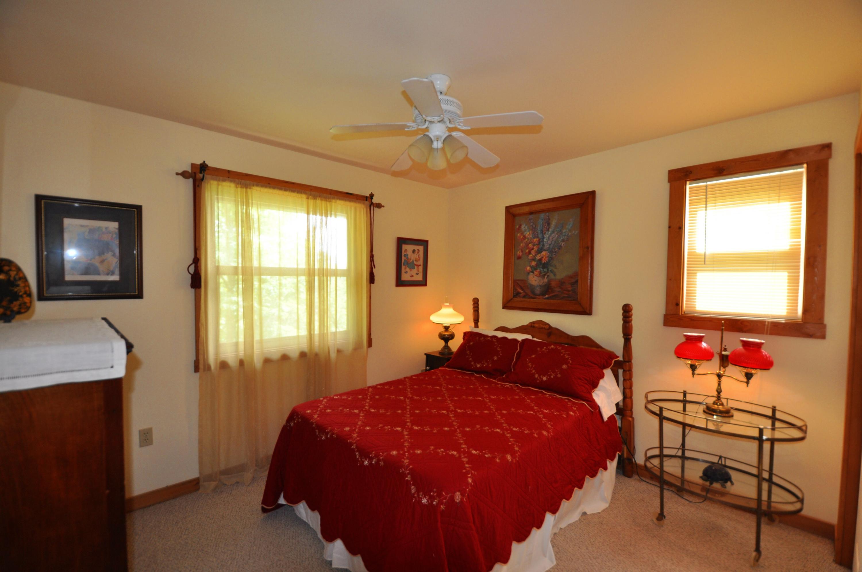 1057 Carrs Creek Road Townsend, TN 37882 - Photo 23 of 32 Bedroom 2 upper level