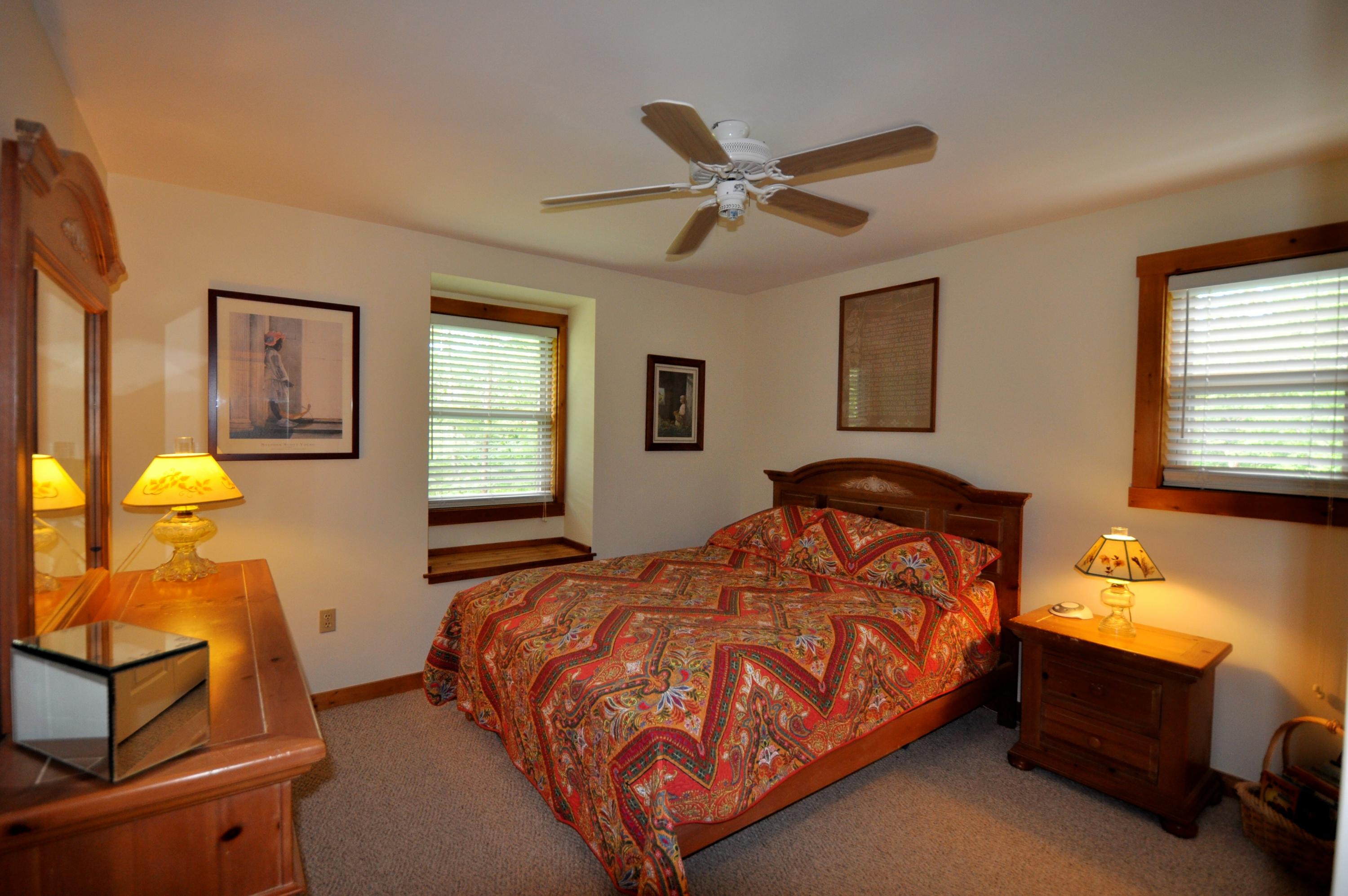 1057 Carrs Creek Road Townsend, TN 37882 - Photo 24 of 32 Bedroom 3 upper level