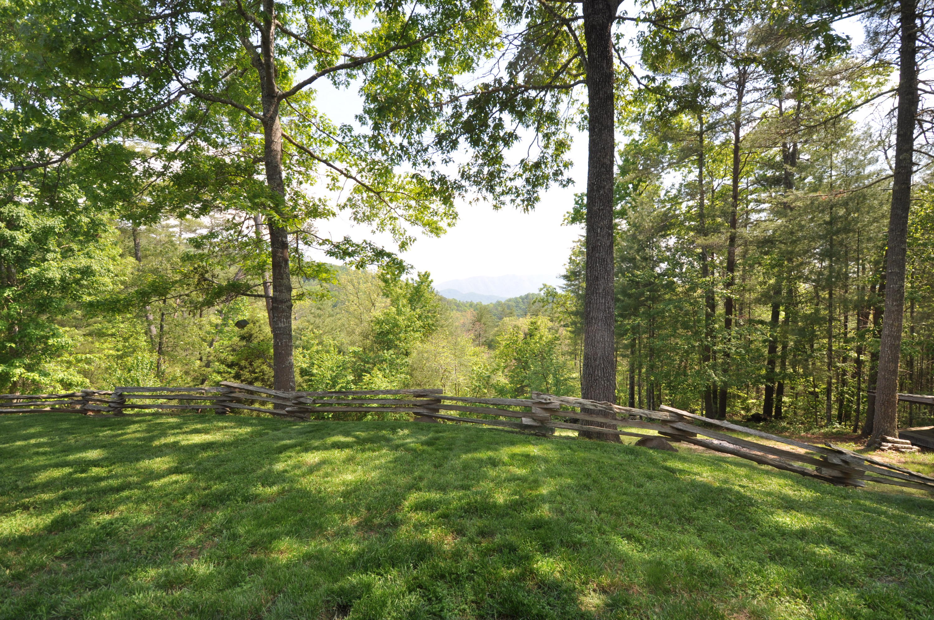 1057 Carrs Creek Road Townsend, TN 37882 - Photo 6 of 32 Private retreat in Townsend