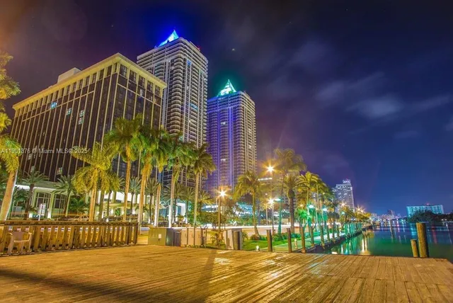 $1,900,000 | 4779 Collins Avenue, Unit 1205, Miami Beach, FL 33140