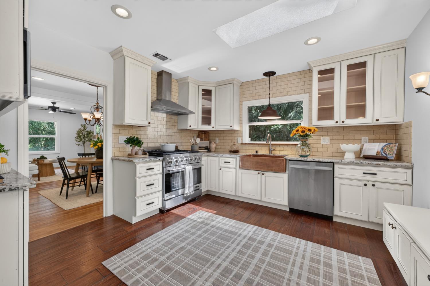 4335 Walnut Avenue Sacramento, CA 95821 - Photo 22 of 62 Bright and spacious gourmet kitchen.