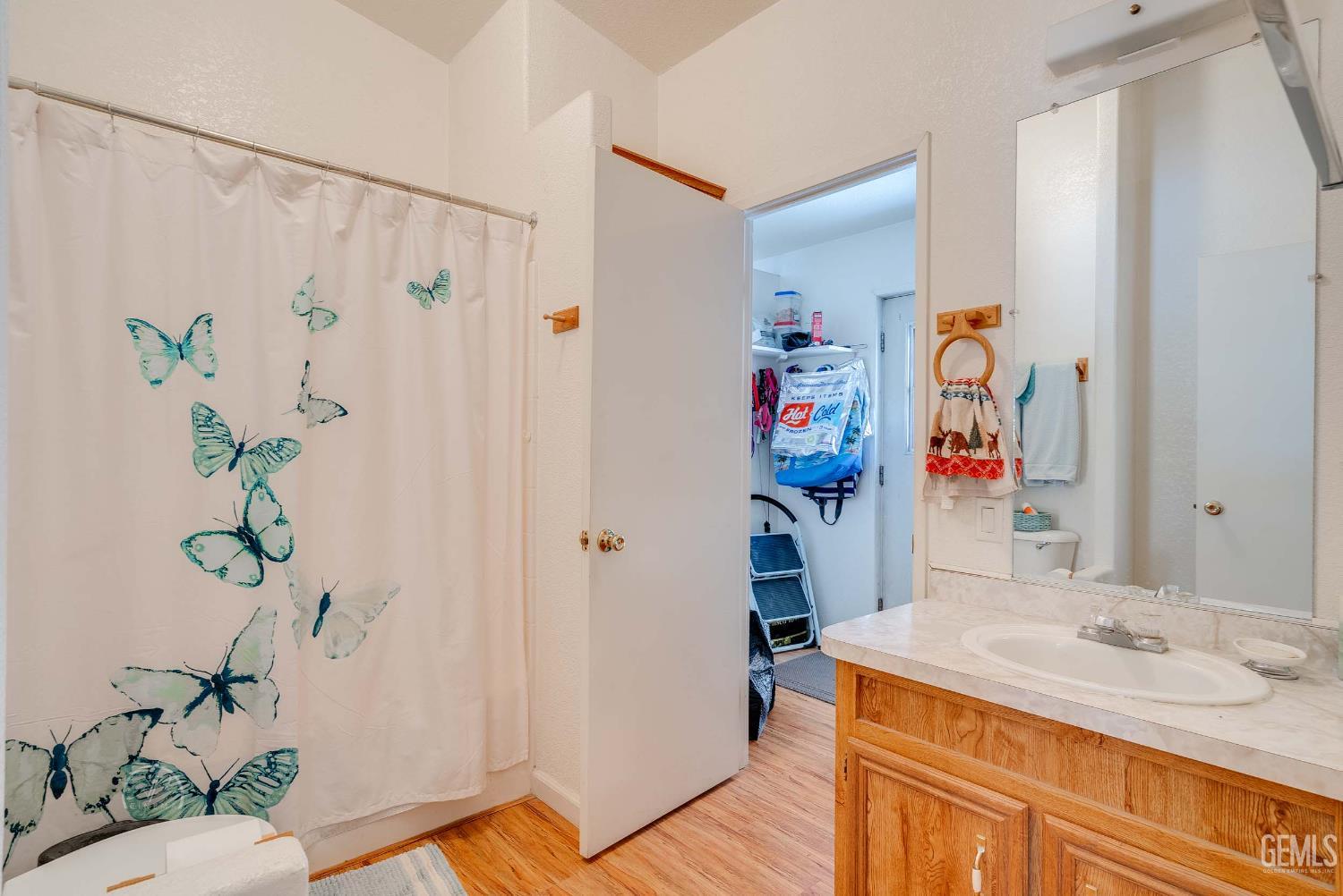 Undisclosed Address Taft, CA 93268 - Photo 10 of 25 GUEST BATH