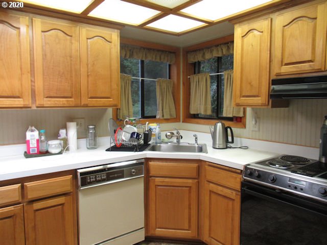 84207 Wright Road Florence, OR 97439 - Photo 4 of 32 Gallery Image 4