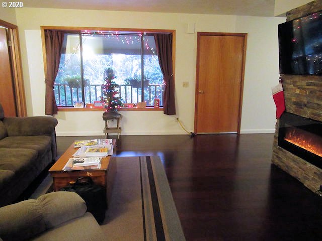84207 Wright Road Florence, OR 97439 - Photo 8 of 32 Gallery Image 8