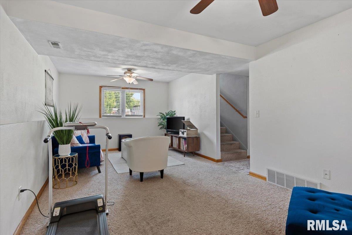 3028 Sutherland Road Springfield, IL 62702 - Photo 20 of 38