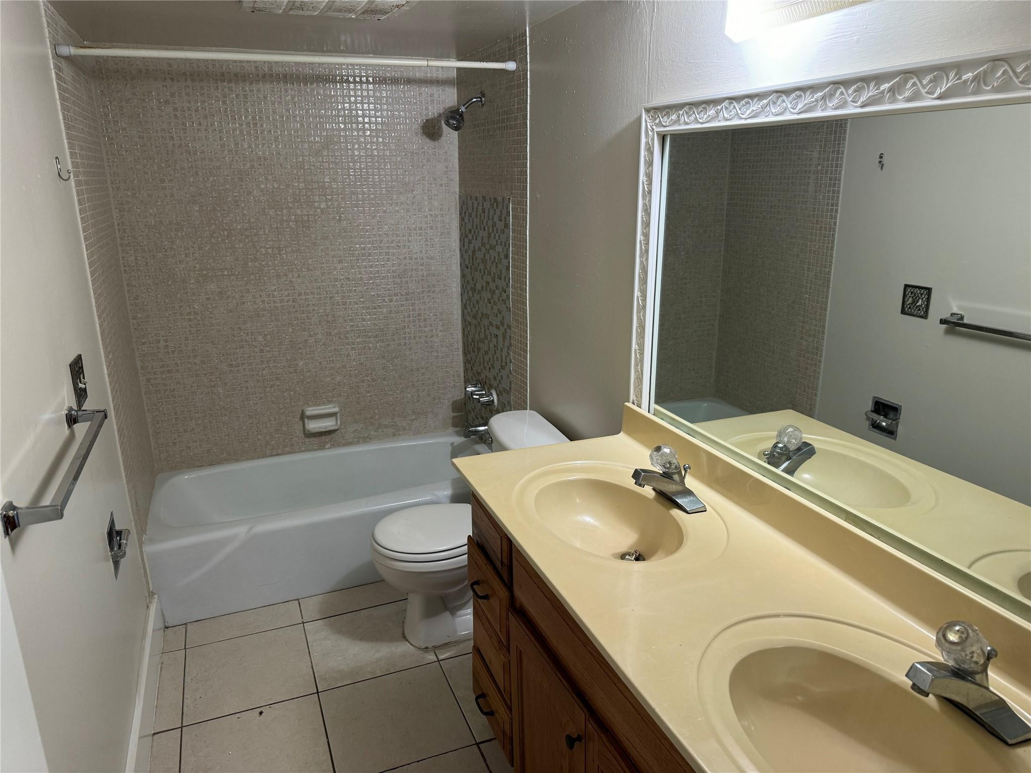 4216 Inverrary Boulevard, Unit 91A Lauderhill, FL 33319 - Photo 7 of 14 Photo 7