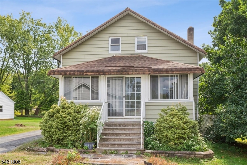 36 Cooks Road Denville, NJ 07834 - Photo 2 of 34 Gallery Image 2
