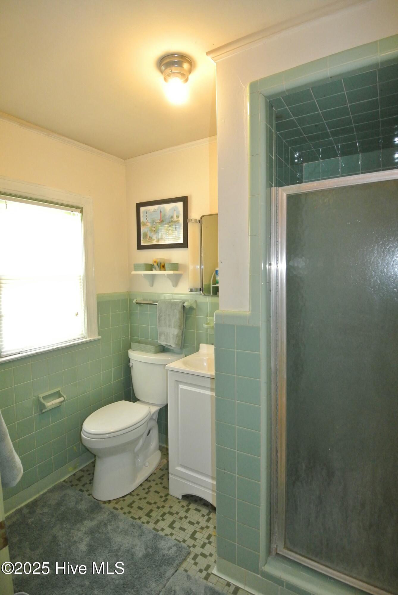 1813 Tryon Road New Bern, NC 28560 - Photo 25 of 30 Full bathroom #1 downstairs