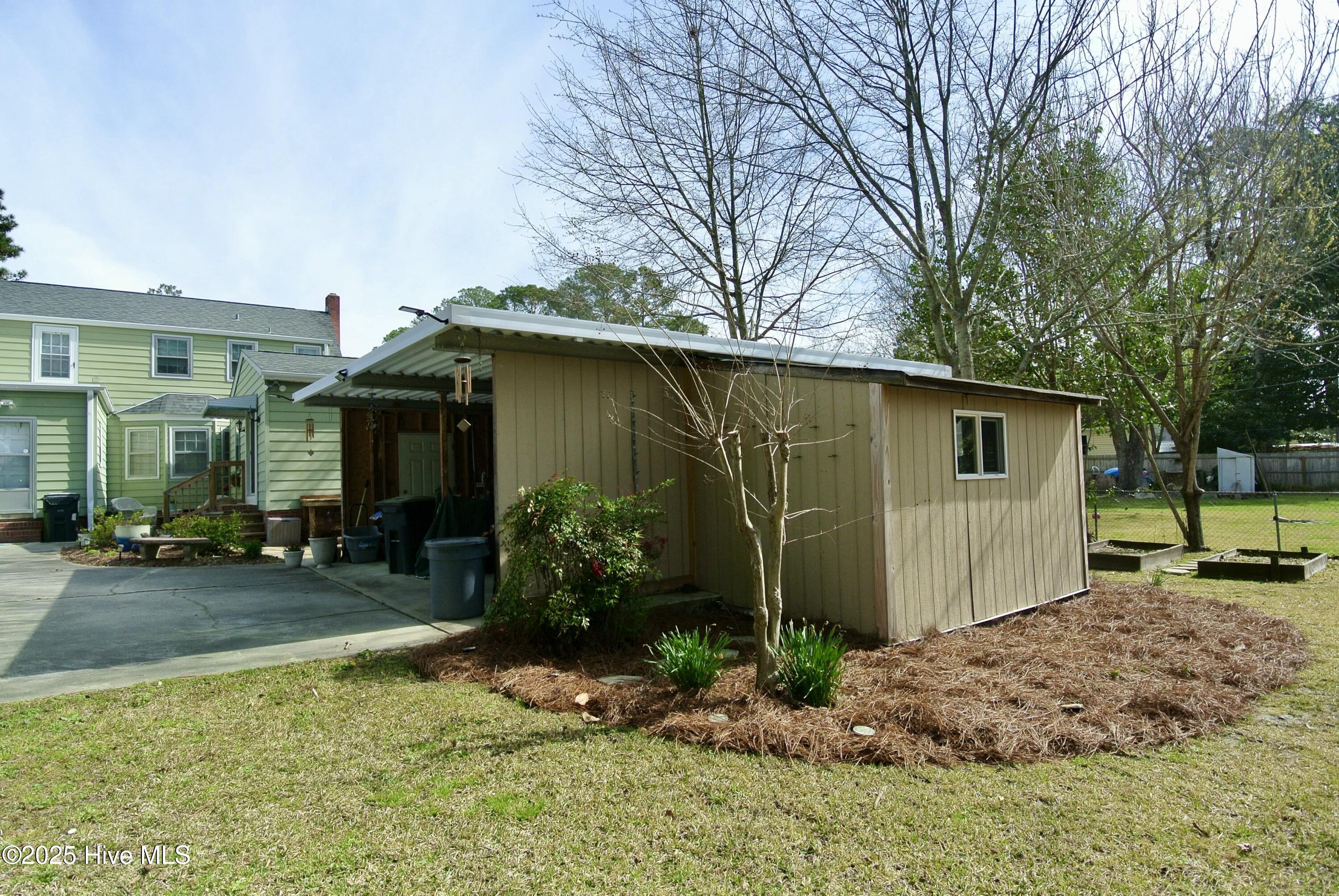 1813 Tryon Road New Bern, NC 28560 - Photo 8 of 30 Detached 2-car carport