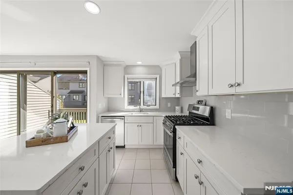 $4,800 | 201 Beech Court, Norwood, NJ 07648