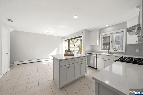 a view of utility room