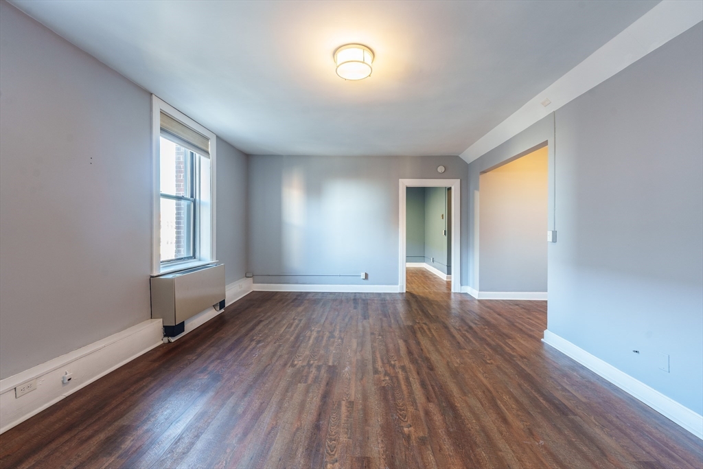 140 Chestnut Street, Unit 308 Springfield, MA 01103 - Photo 6 of 25 Gallery Image 6