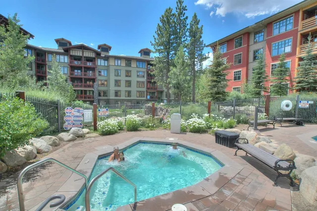 $815,000 | 100 Canyon Boulevard, Unit 3414, Mammoth Lakes, CA 93546