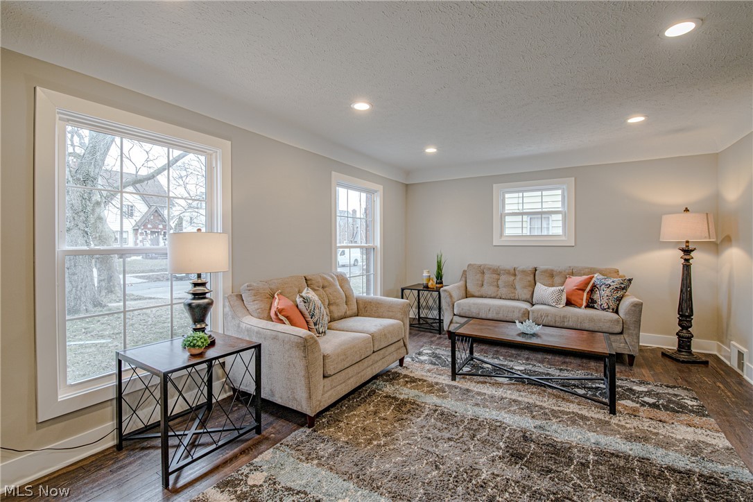 3715 Berkeley Road Cleveland Heights, OH 44118 - Photo 2 of 17