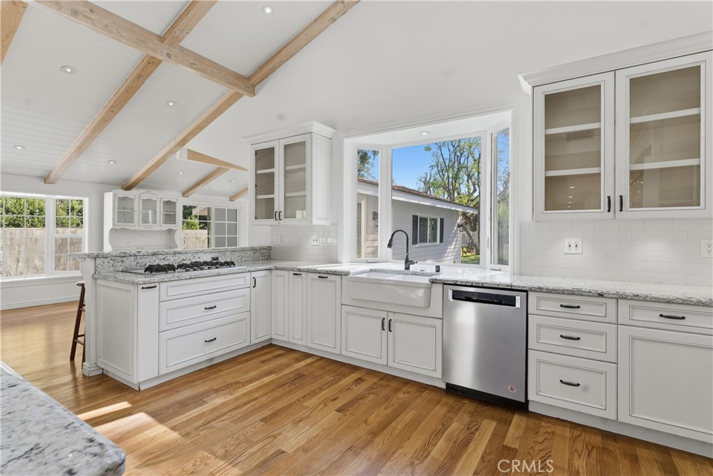 5550 Penland Road Hidden Hills, CA 91302 - Photo 15 of 55 Kitchen (2)