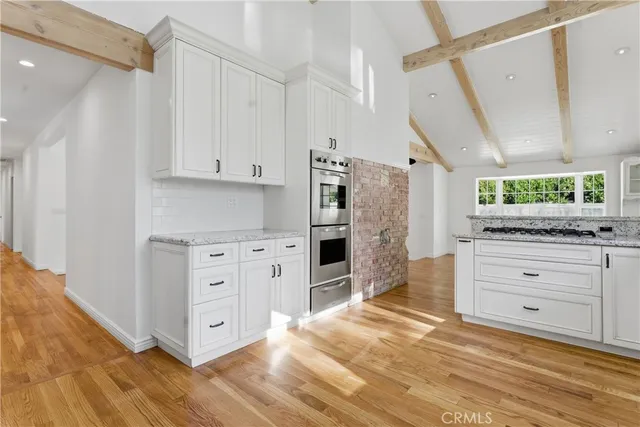 a view of utility room