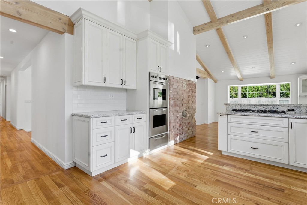 5550 Penland Road Hidden Hills, CA 91302 - Photo 16 of 55 Kitchen (3)