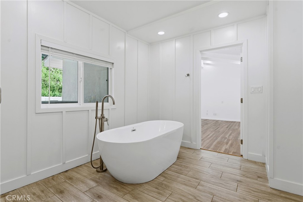 5550 Penland Road Hidden Hills, CA 91302 - Photo 40 of 55 Primary En-suite Bathroom (2)