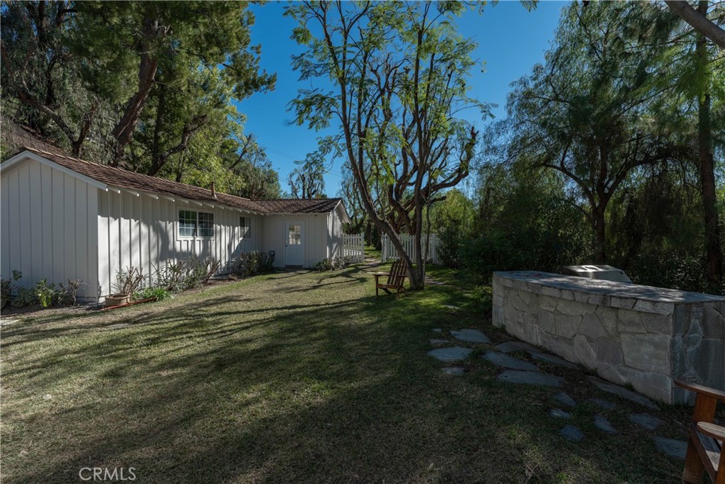 5550 Penland Road Hidden Hills, CA 91302 - Photo 41 of 55 BBQ Area/Pool House