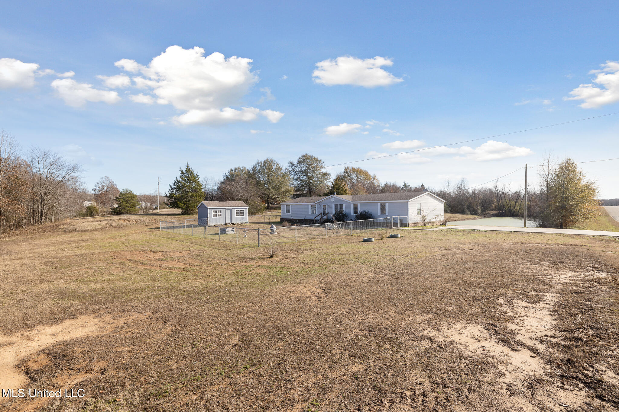 11 Lloyd Road Byhalia, MS 38611 - Photo 2 of 34 11 Lloyd Rd