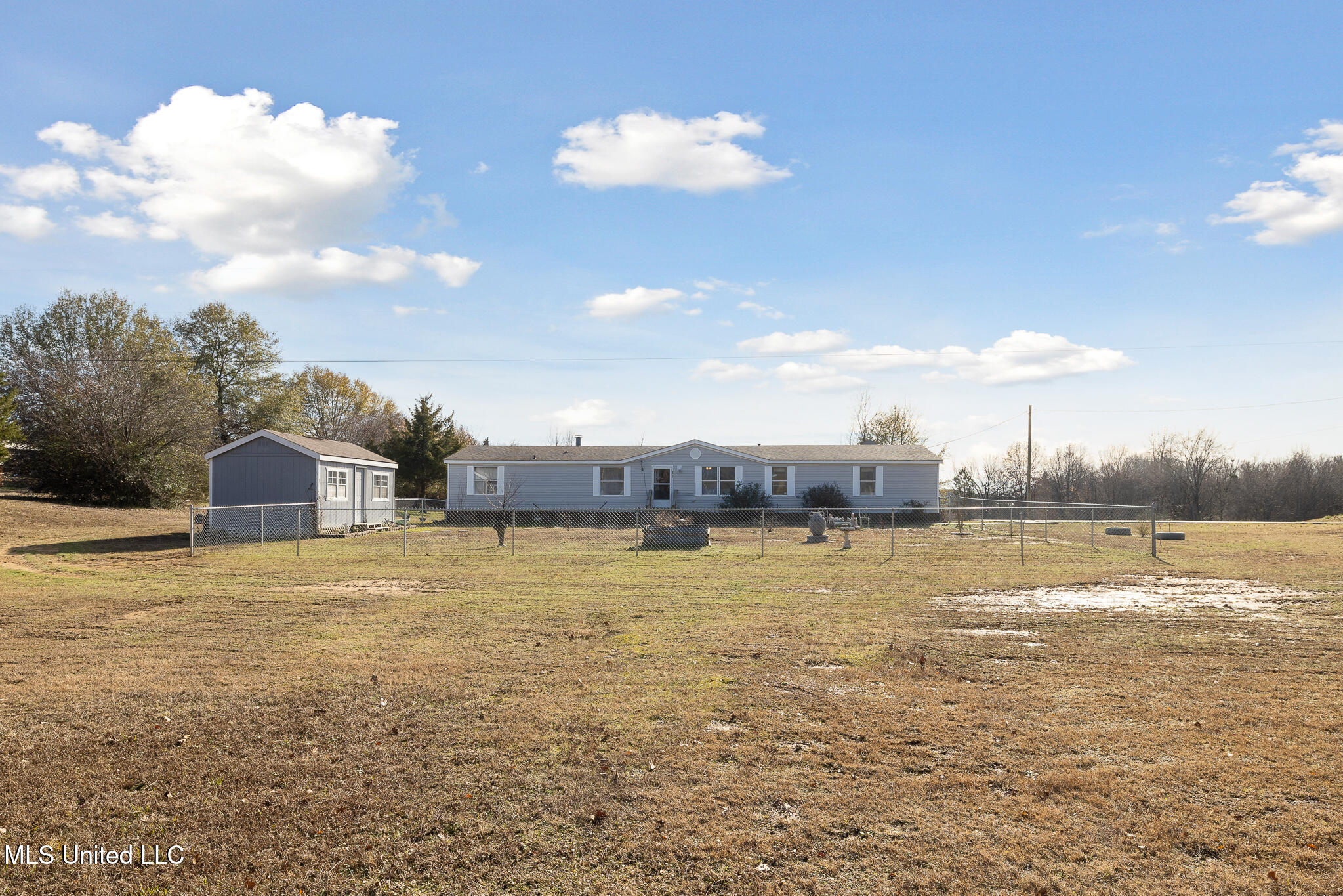 11 Lloyd Road Byhalia, MS 38611 - Photo 3 of 34 11 Lloyd Rd