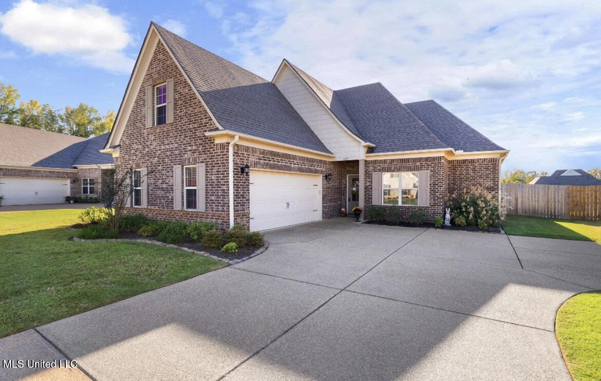 1221 Howell Way Hernando, MS 38632 - Photo 2 of 38 IMG_3290