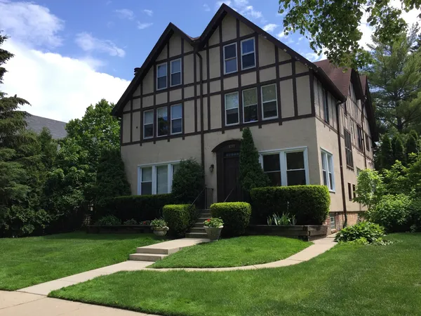 $3,695 | 1011 Central Avenue, Unit 2, Wilmette, IL 60091