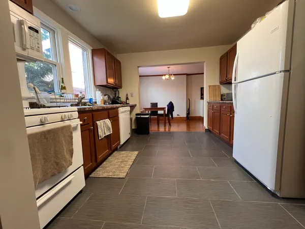 $3,695 | 1011 Central Avenue, Unit 2, Wilmette, IL 60091